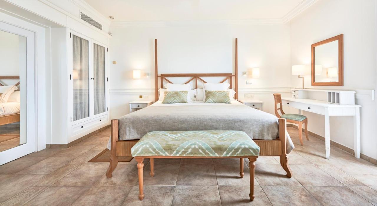 Insotel Punta Prima Prestige Suites & Spa Екстериор снимка