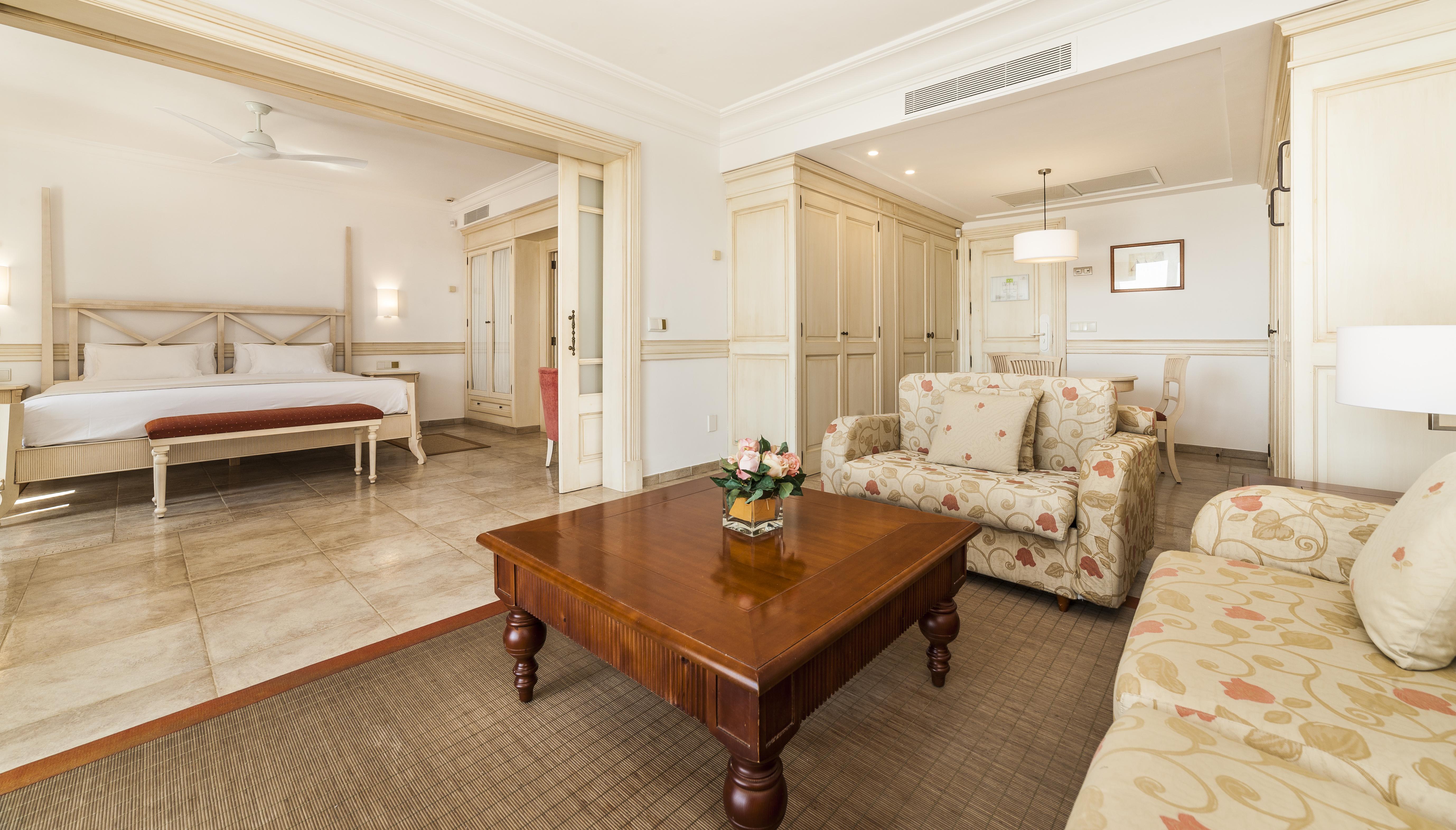 Insotel Punta Prima Prestige Suites & Spa Екстериор снимка